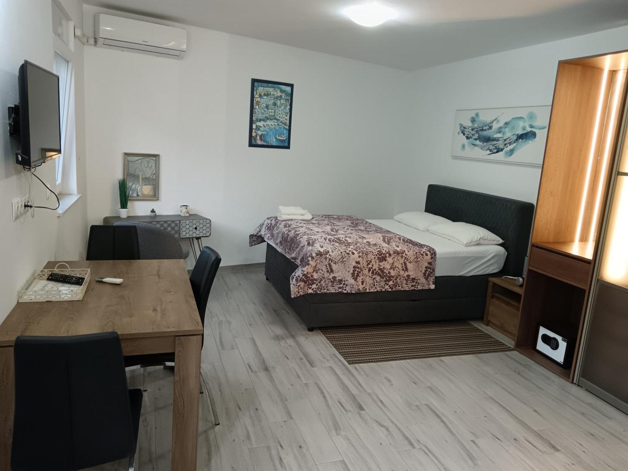 Faveria Apartments Amphitheater With Free Parking Pula Room photo
